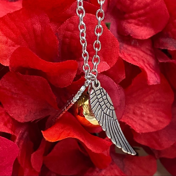 Harry Potter Golden Snitch Necklace - Picture 6 of 13